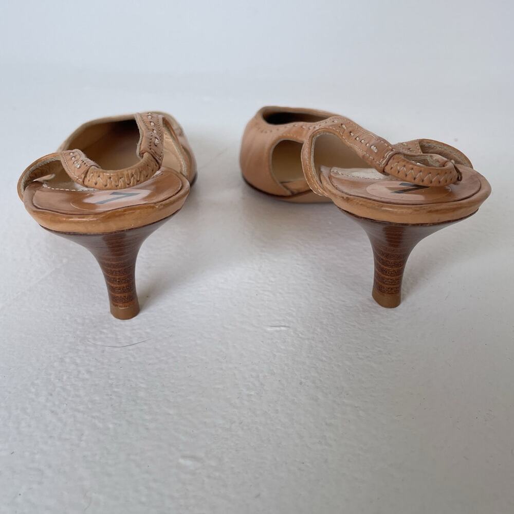 Cole Haan Beige Leather Pointed Slingback Kitten Heels / Sz 7 / Made in Italy - Picture 4 of 8